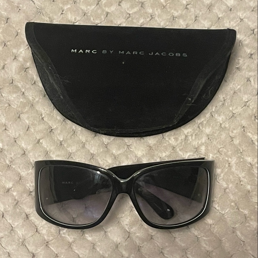 MARC BY MARC JACOBS SUNGLASSES